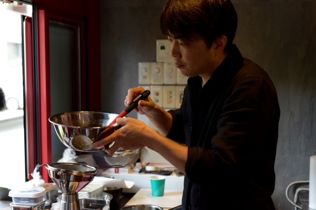本格フレンチクリーム制作打ち合わせ風景